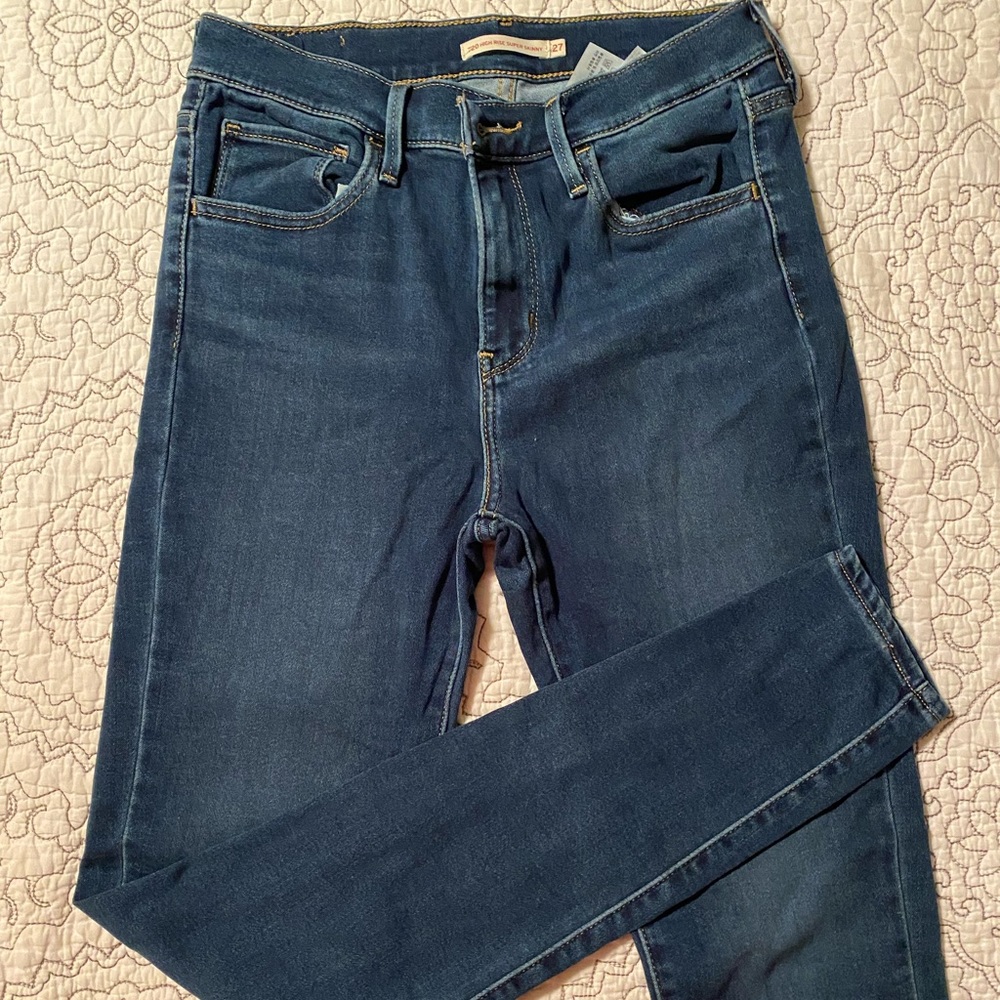 Levi’s 720 high rise super skinny jeans, size 27